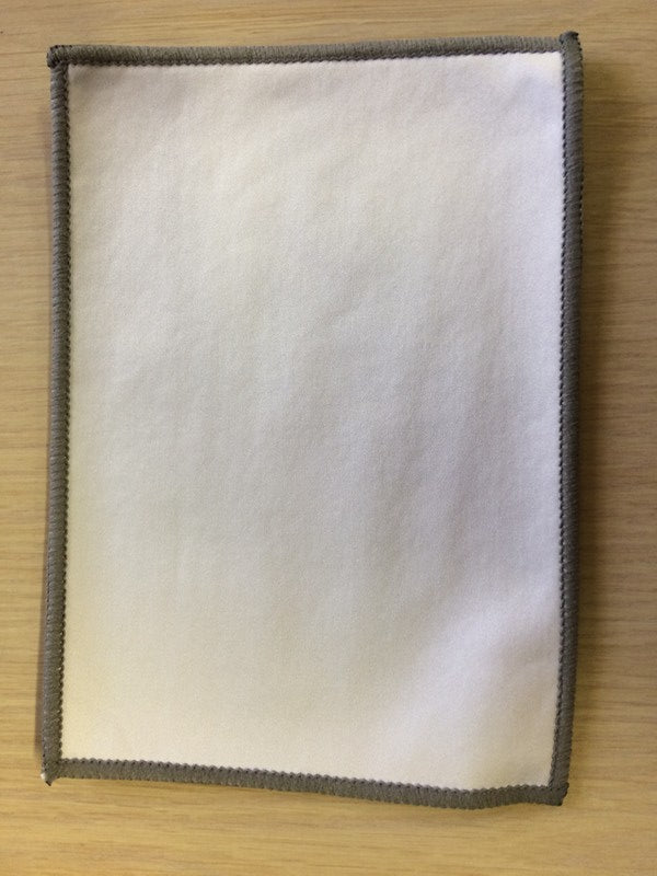 Cleaning cloth for glass