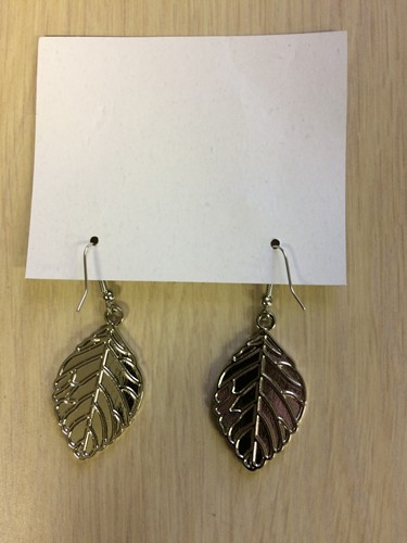 Jewelry/Leaf Ear ring Pair