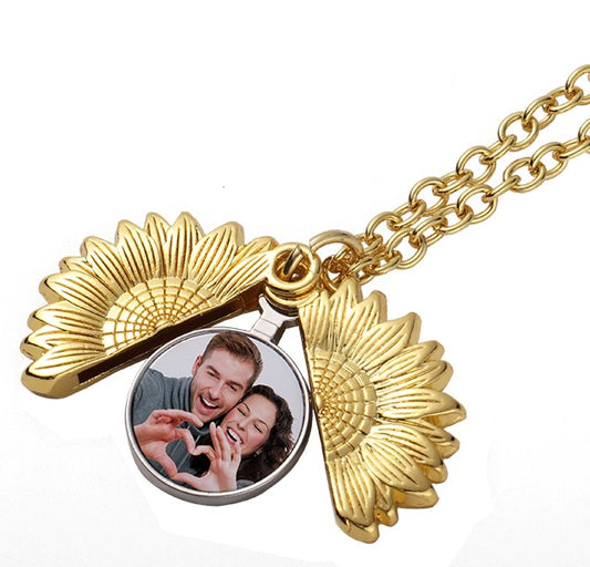 Jewerly/Gold Necklace Sunshine Open Locket