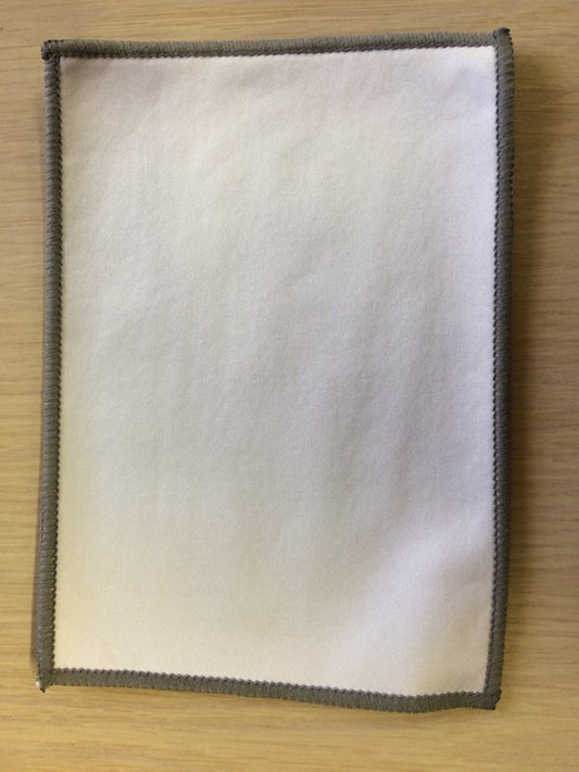 Cleaning cloth for glass
